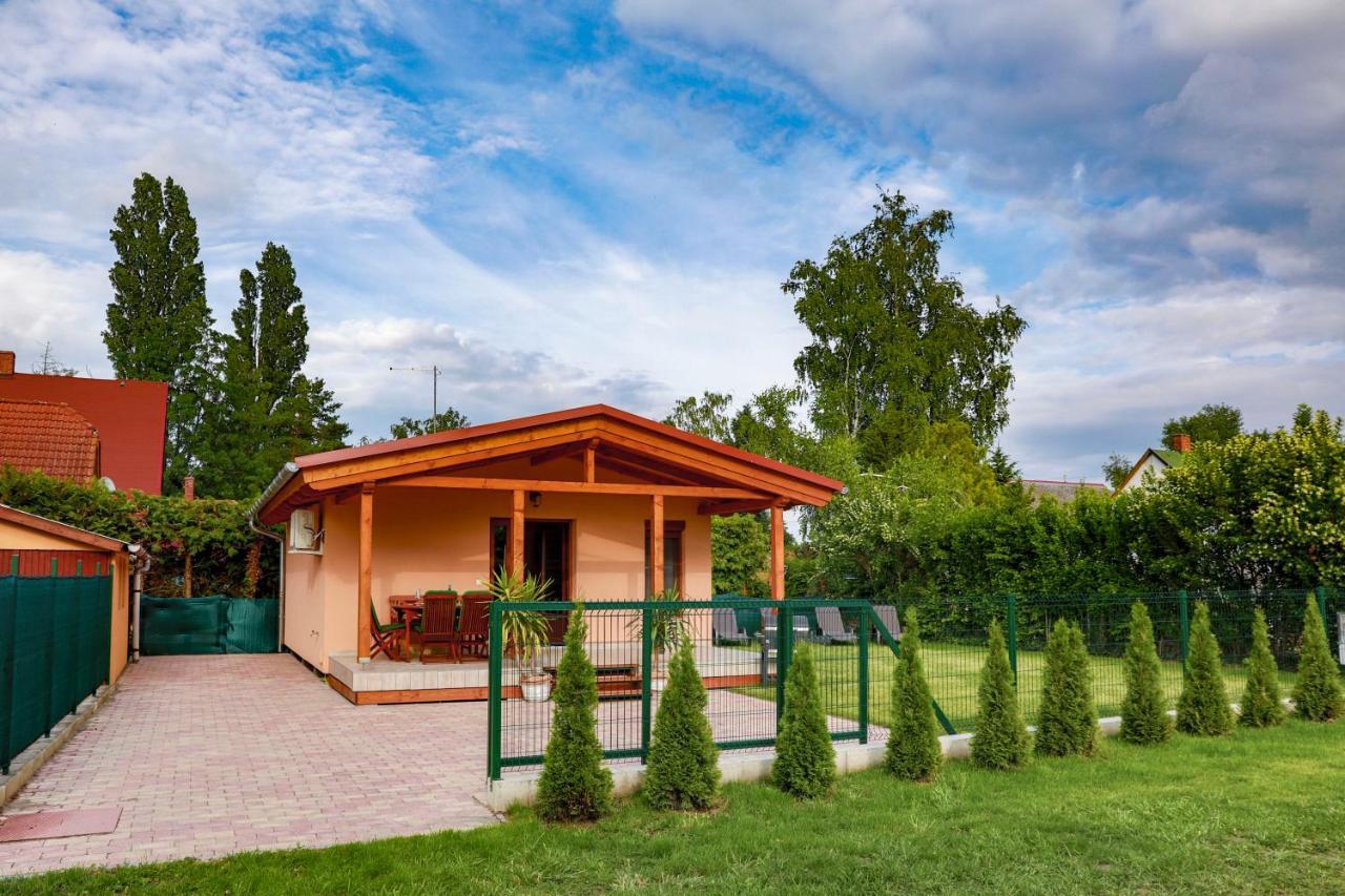 Hullám Nyaraló Balatonmáriafürdő Kültér fotó