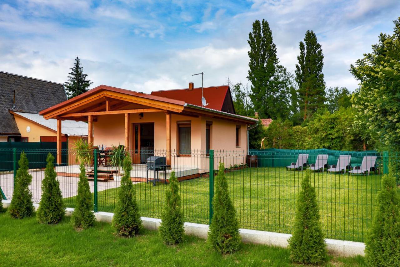 Hullám Nyaraló Balatonmáriafürdő Kültér fotó